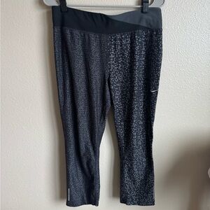 Nike Crop Charcoal and Black Pattern Leggings